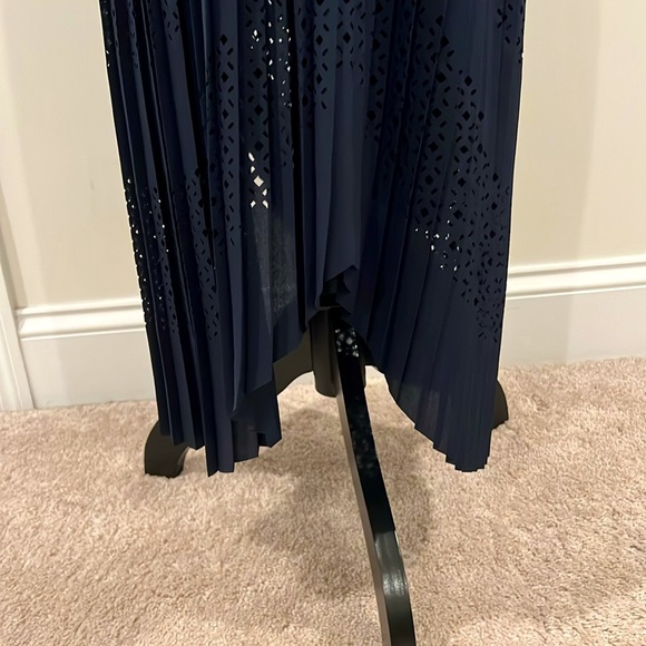 Banana Republic Laser Cut Curved Hem Dress - Picture 8 of 11